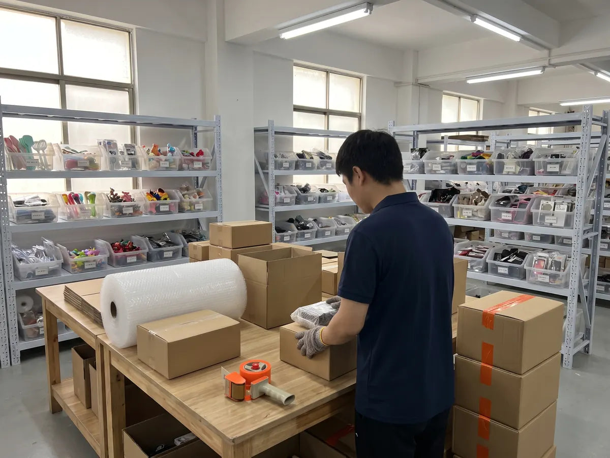 Illustrative scene: orders being packed at a small-goods warehouse in Yiwu